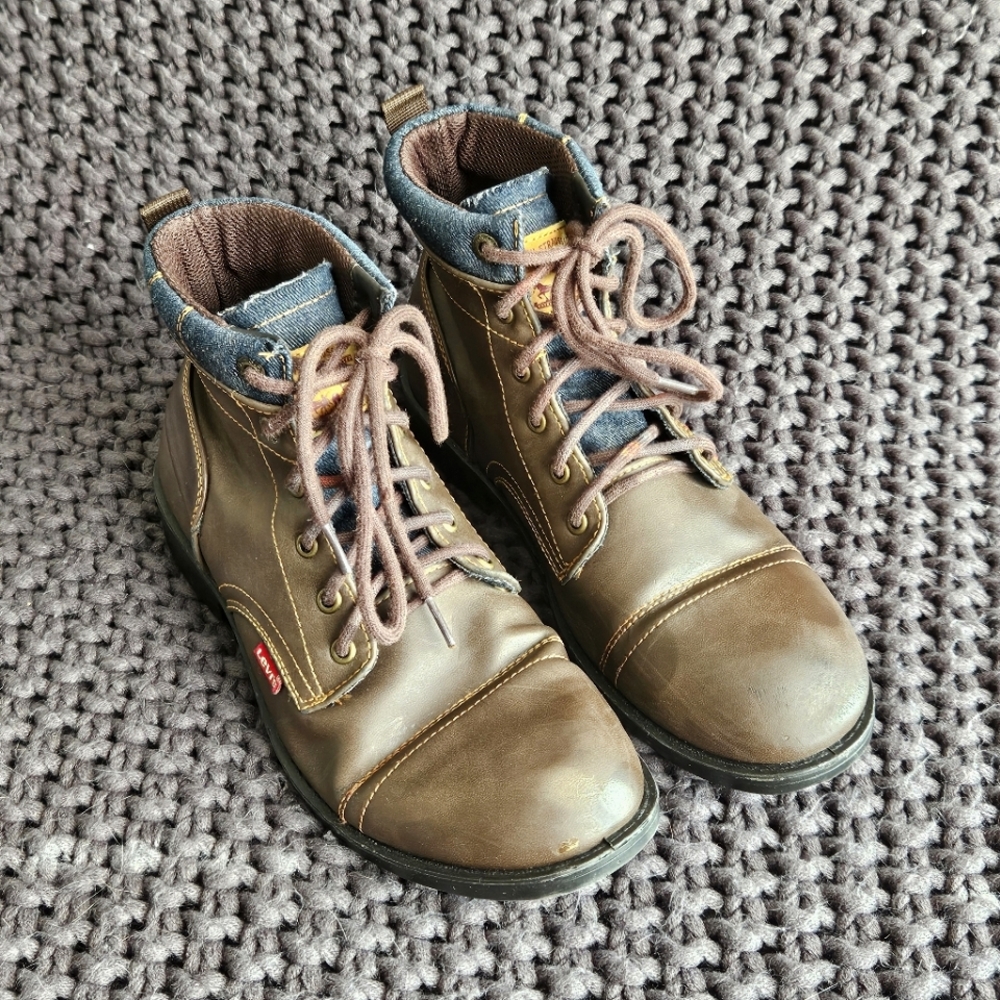 Levi’s Men’s Size 9 Brown And Denim Boots